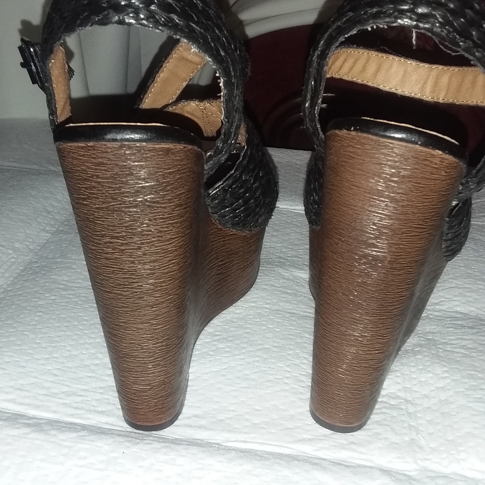 Shoes - Picture 3 of 5